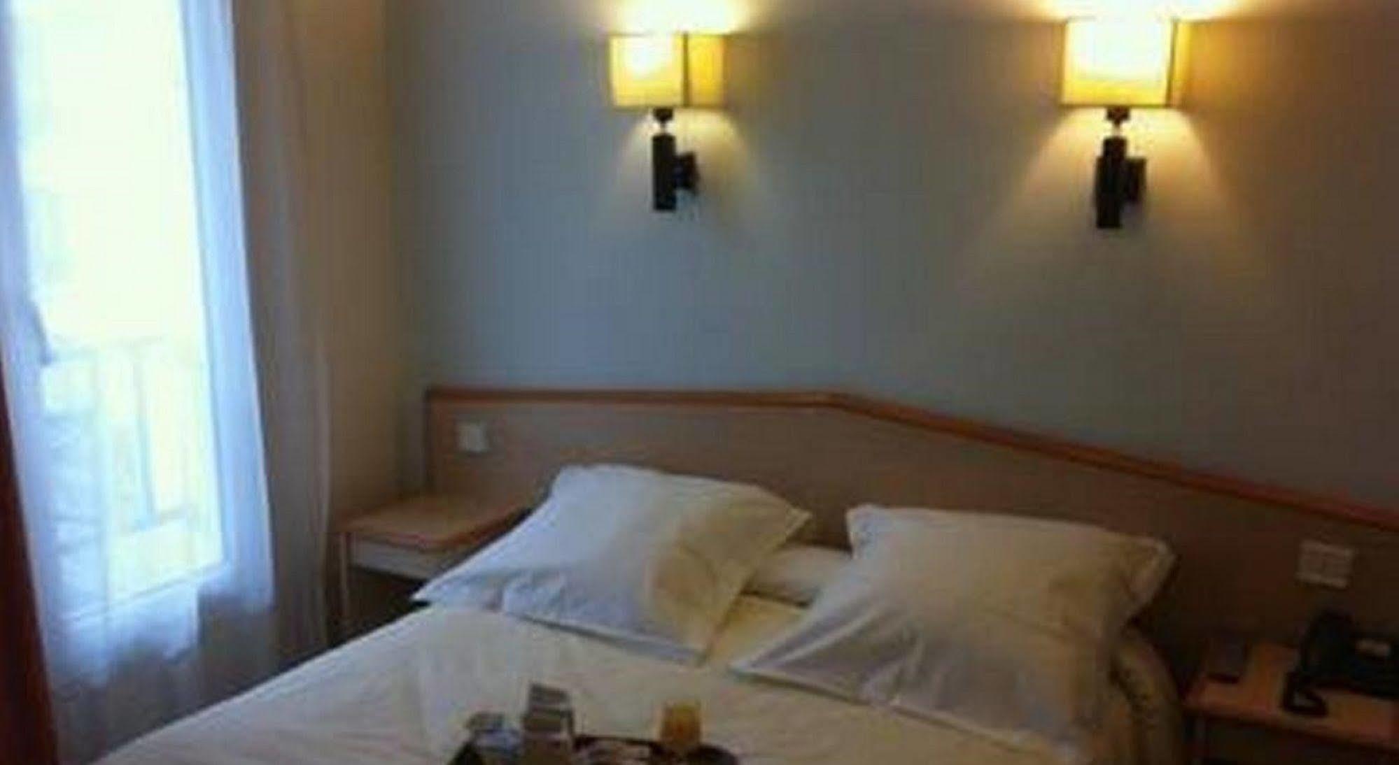 Hotel Briand Devient Hotel Ipl Levallois-Perret Kültér fotó